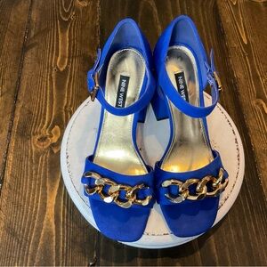 Nine West Women's Blue Heels with Gold Chain Detail